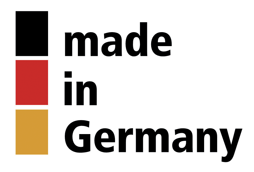 Ein Label mit der Aufschrift „made in Germany“. Links vom Text befinden sich drei vertikale Balken in Schwarz, Rot und Gold – den Farben der deutschen Nationalflagge. Das Design vermittelt Qualität, Herkunft und nationale Identität in klarer, schlichter Gestaltung.