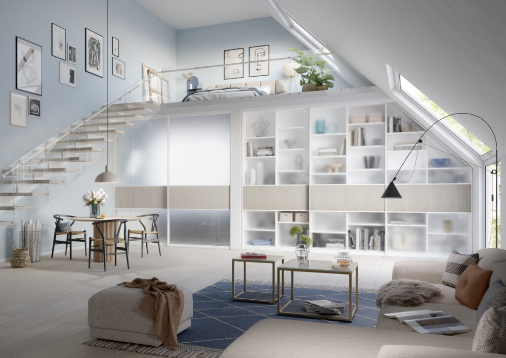 Modernes Loft mit offener Wohn- und Schlafebene, Designmöbeln, Raumplus-Regalsystem und stilvoller Einrichtung unter Dachfenstern