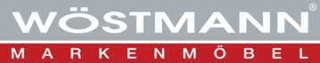 Logo der Firma Wöstmann Markenmöbel: Oben auf grauem Hintergrund steht „WÖSTMANN“ in weißen Großbuchstaben, darunter auf rotem Hintergrund „MARKENMÖBEL“ ebenfalls in Weiß. Das Logo repräsentiert eine deutsche Möbelmarke mit Fokus auf hochwertige Einrichtung.