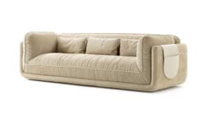 Beiges Sofa mit moderner Cordoptik, drei Rückenpolstern und zwei Armlehnen – mit seitlichem Taschen-Detail aus kontrastierendem Material, ideal für stilvolle und gemütliche Wohnräume