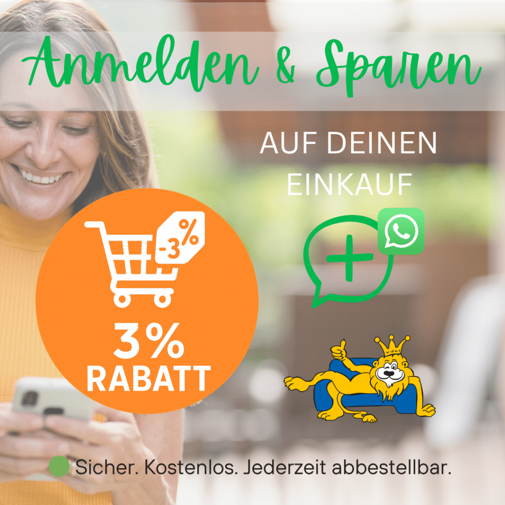 Werbegrafik mit fröhlicher Person, die ein Smartphone hält. Text: „Anmelden & Sparen – 3 % Rabatt auf deinen Einkauf. Sicher. Kostenlos. Jederzeit abbestellbar.“ Symbole: Einkaufswagen mit -3 %, WhatsApp-Icon mit Pluszeichen. Unten rechts liegt ein lächelnder Löwen-Maskottchen mit Krone.
