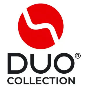 Logo der Marke DUO COLLECTION: roter Kreis mit weißer geschwungener Linie und schwarzem Schriftzug „DUO COLLECTION